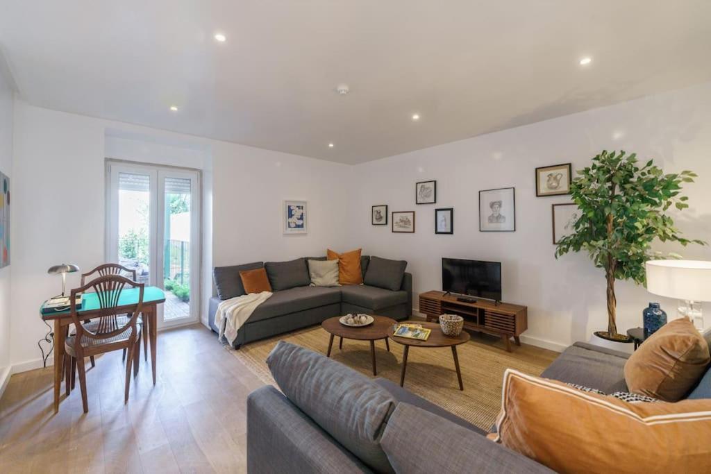 Charm With Patio Apartamento